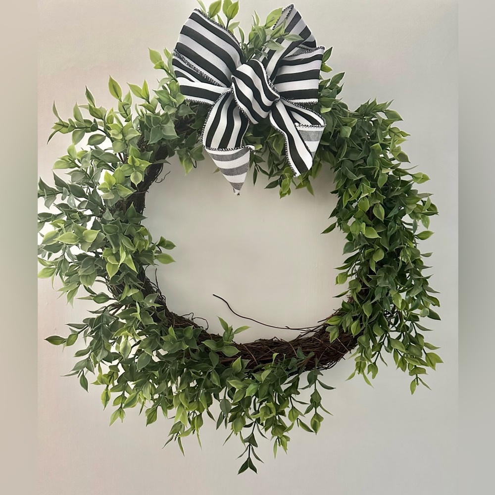 Wreath with bow